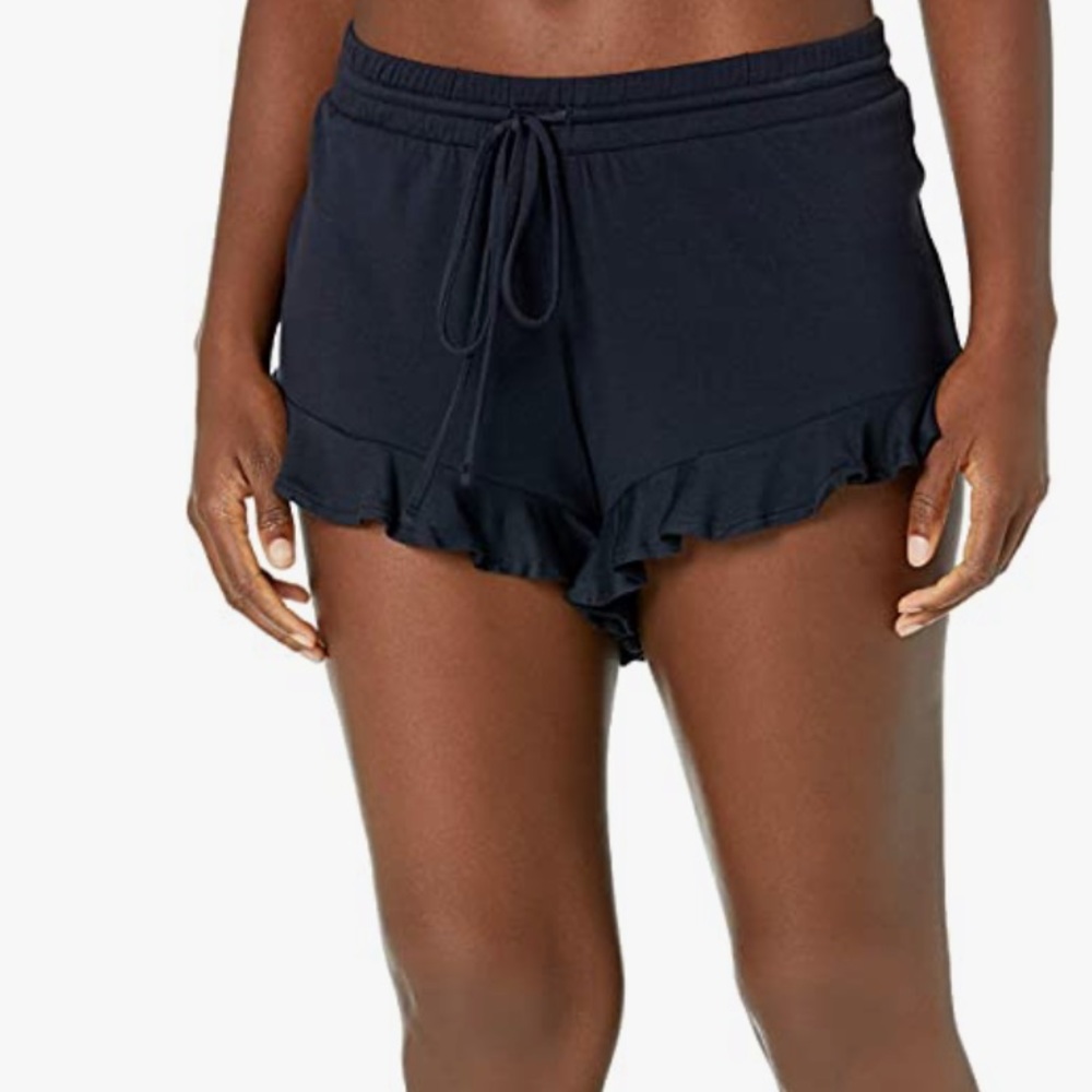 MAE soft ruffle sleep short